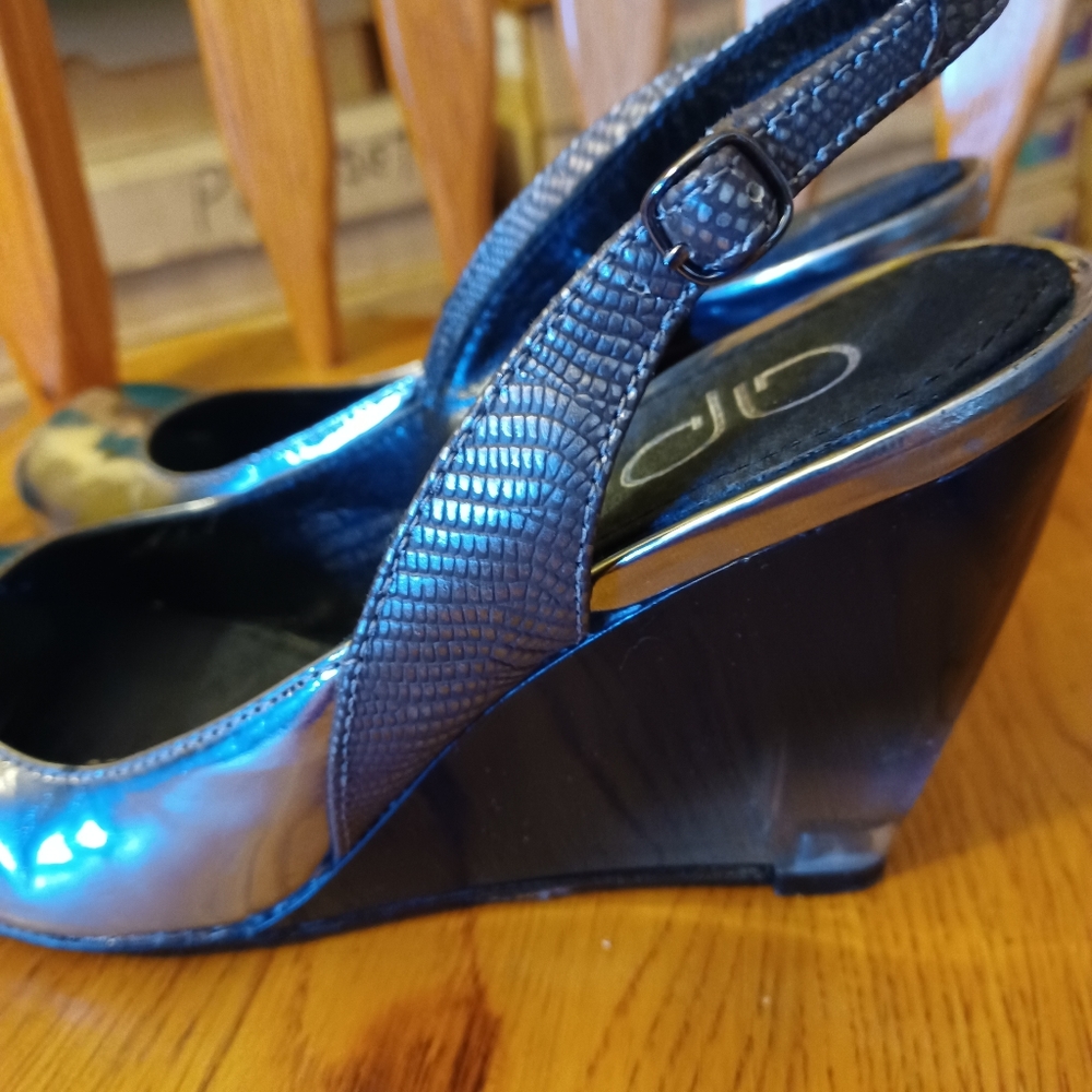 Apepazza silver/pewter open toed wedges